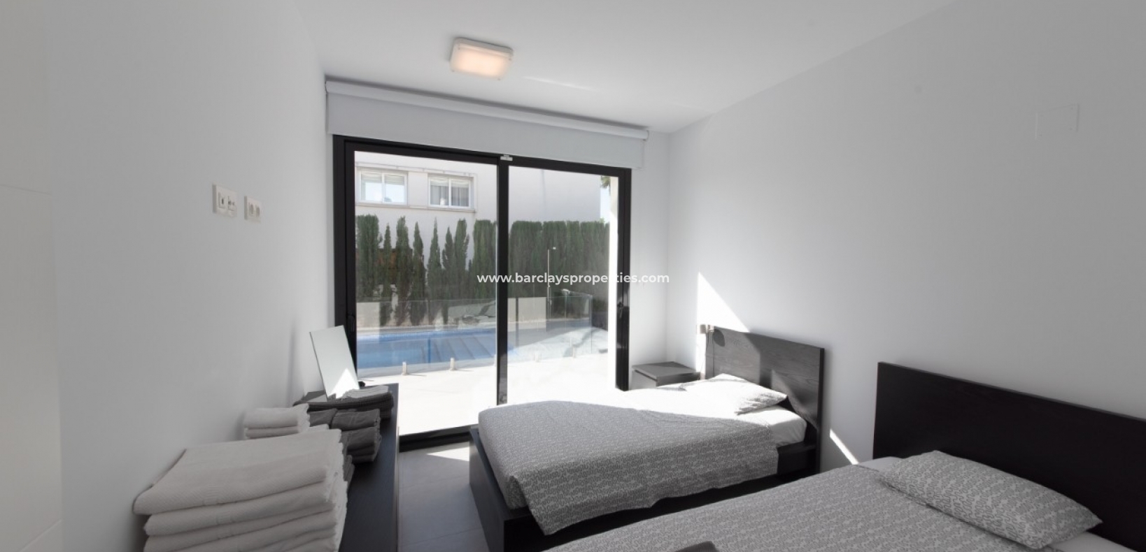 Schlafzimmer - Neubau Villa zum Verkauf in Urb La Marina