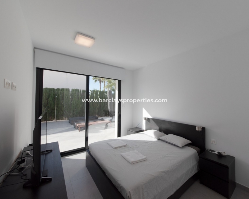 Schlafzimmer - Nieuwbouw villa te koop in Urb La Marina