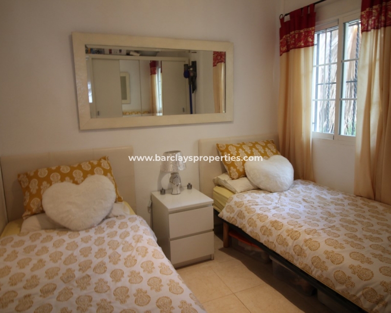 Schlafzimmer - Villa zu verkaufen mit Gemeinschaftspool Urb La Marina