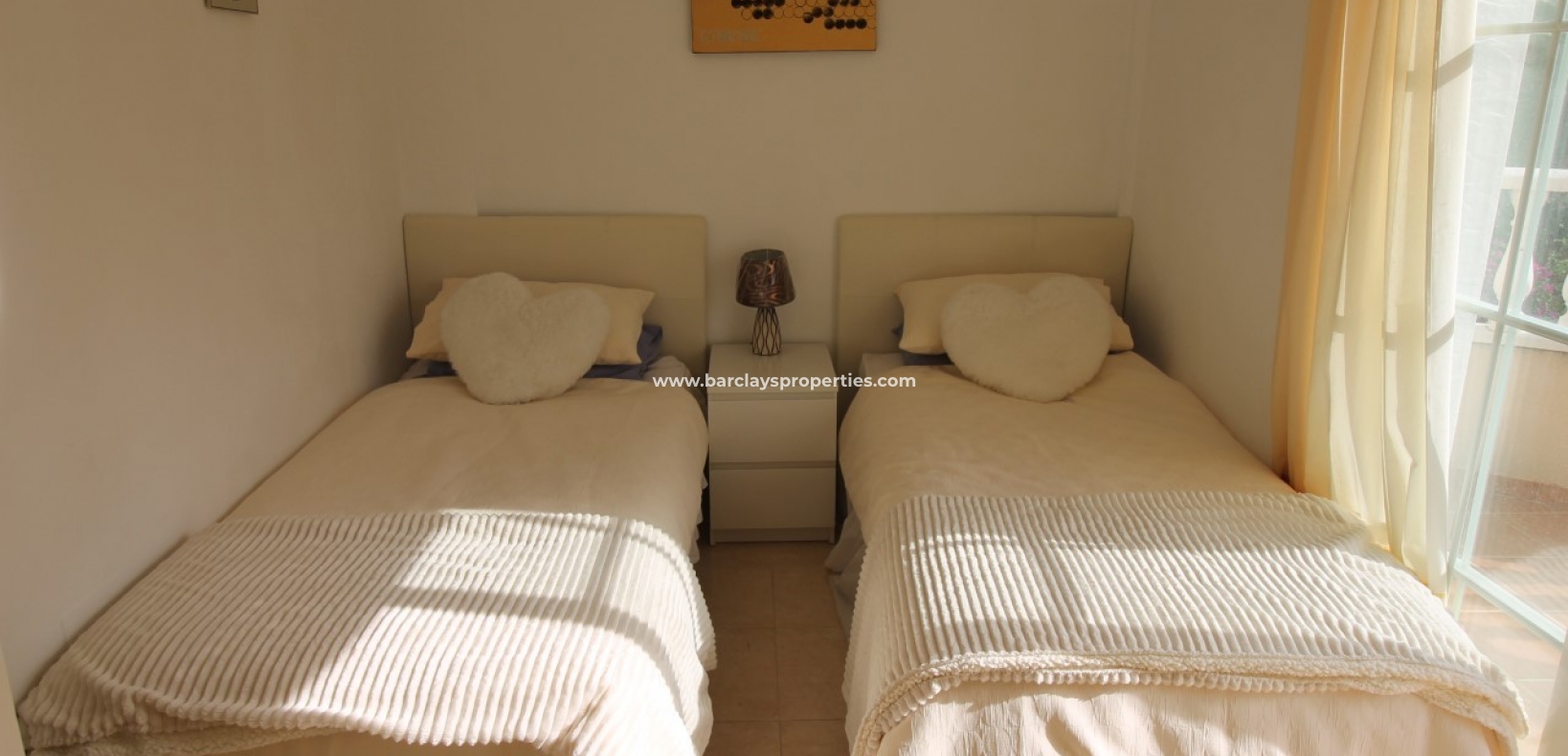 Schlafzimmer - Villa zu verkaufen mit Gemeinschaftspool Urb La Marina