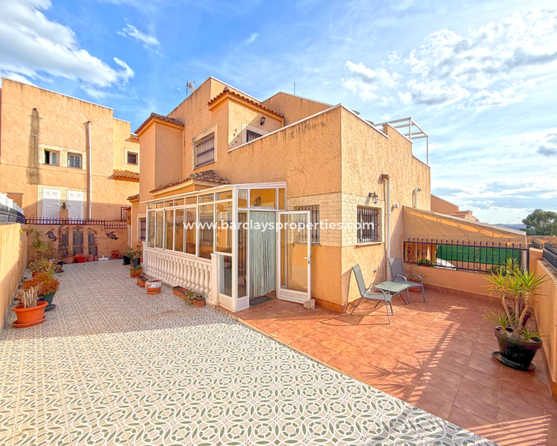 Semi-Detached - Resale - Urb. La Marina - Urb. La Marina
