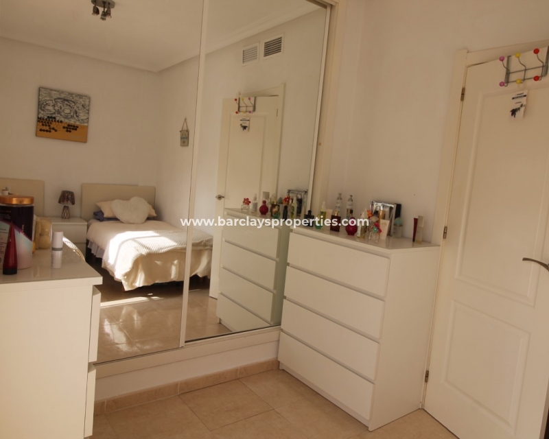Slaapkamer - Villa te koop met gemeenschappelijk zwembad Urb La Marina