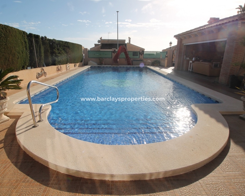 Swimming pool - Large detached villa for sale in La Escuera