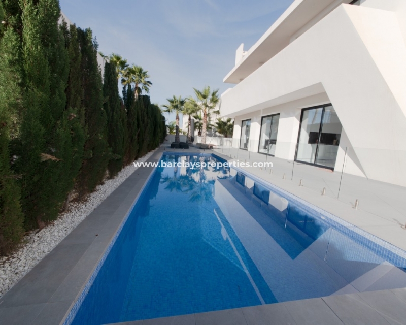 Swimming Pool - New Build villa for sale in Urb La Marina