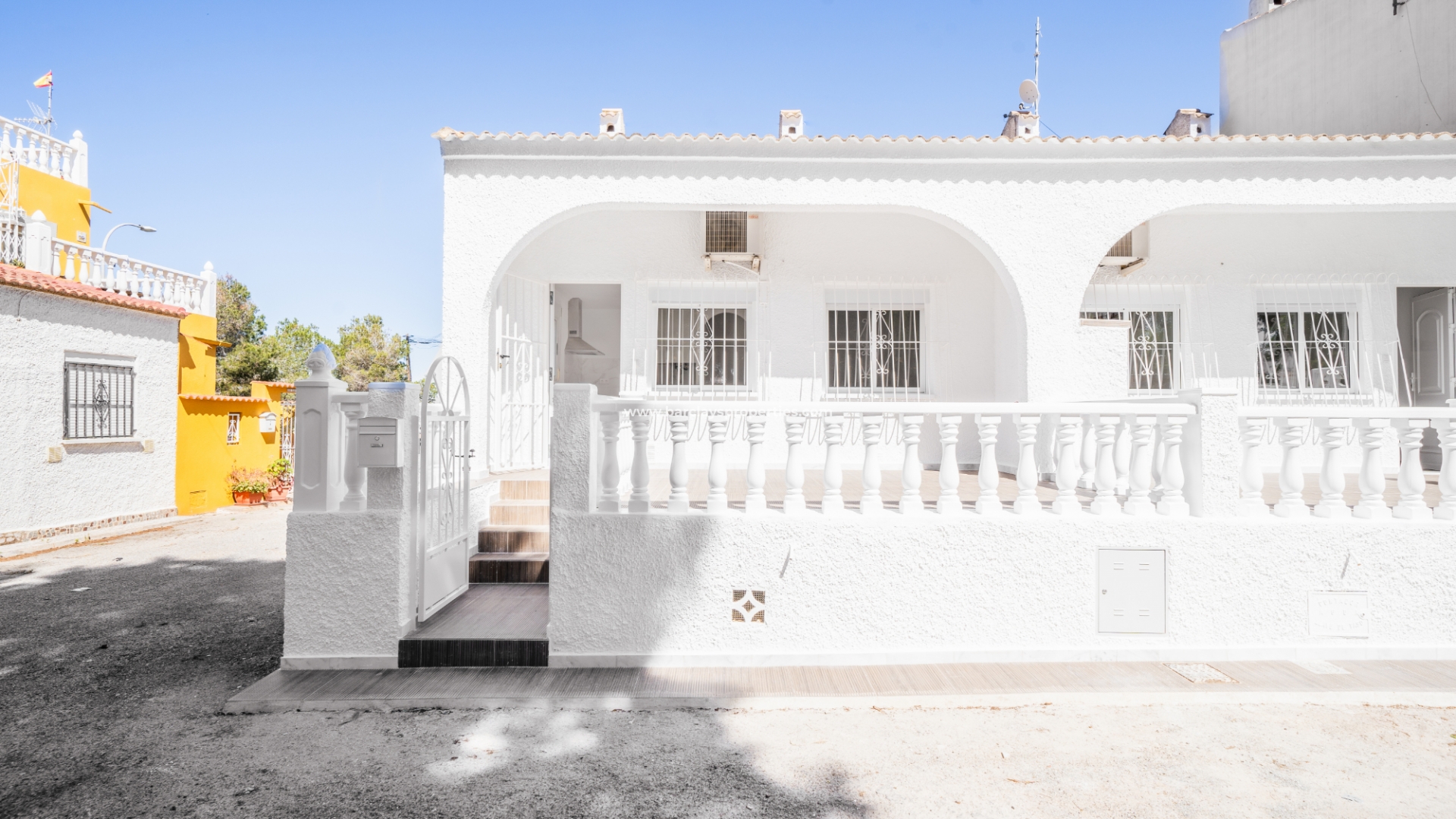 Terraced - Resale - Urb. La Marina - 5632