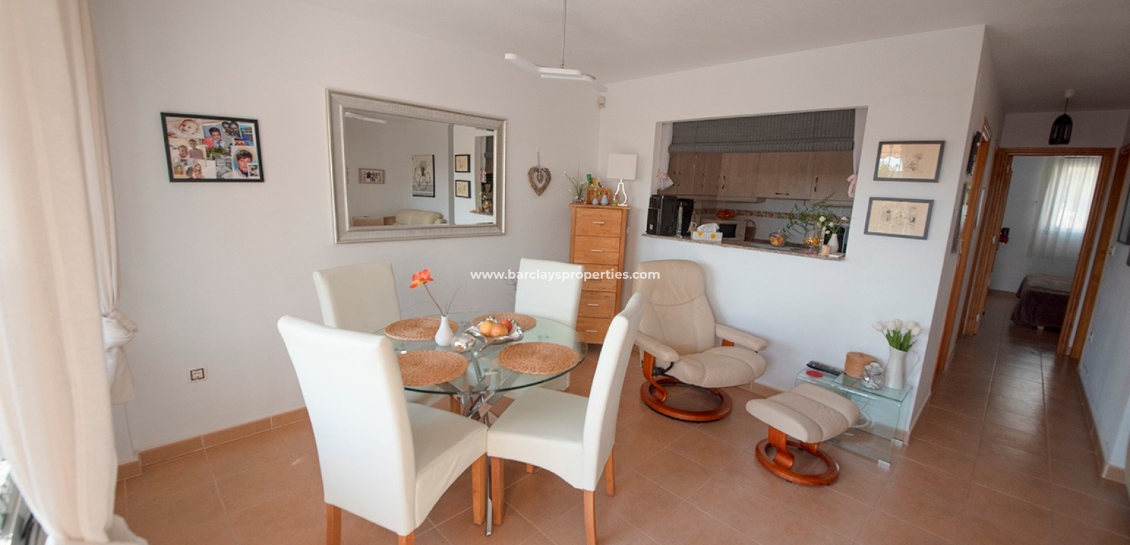 Town House Style Immobilien zum Verkauf in La Marina, Alicante Spanien. - Wohnzimmer