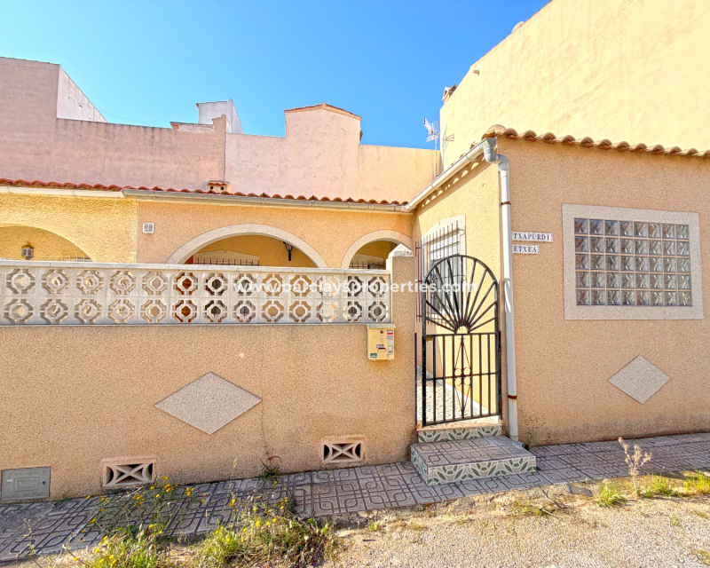 Tussenwoning te koop in La Marina