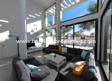 Vardagsrum - Nybyggd villa till salu i Urb La Marina