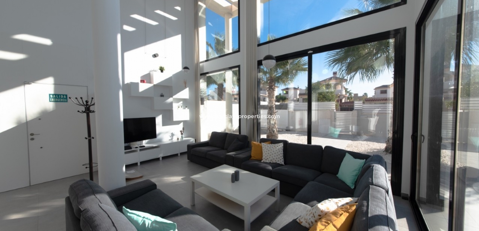 Vardagsrum - Nybyggd villa till salu i Urb La Marina