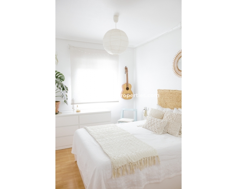 Venta - Apartmento - La Marina Village