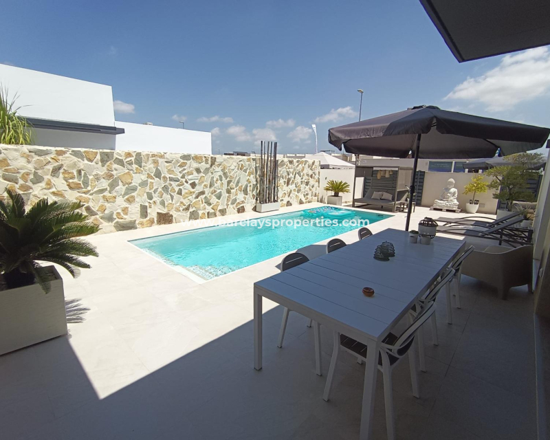 Venta - Chalet Independiente - Daya Nueva