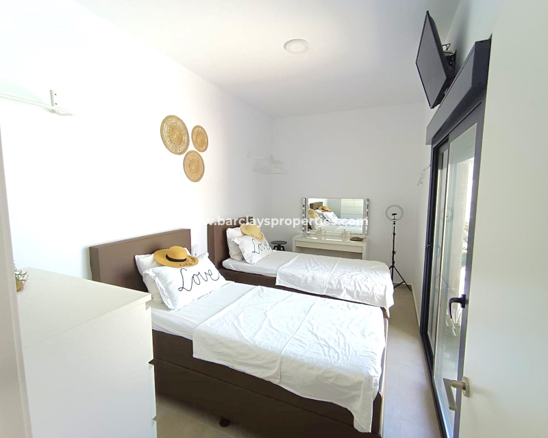 Venta - Chalet Independiente - Daya Nueva