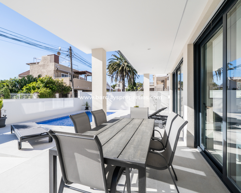 Venta - Chalet Independiente - Guardamar del Segura - Urb Costabella