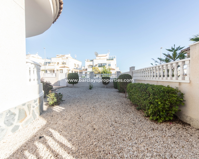 Venta - Chalet Independiente - Urb. La Marina