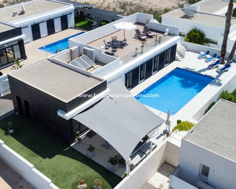 Venta - Chalet Independiente - Urb. La Marina