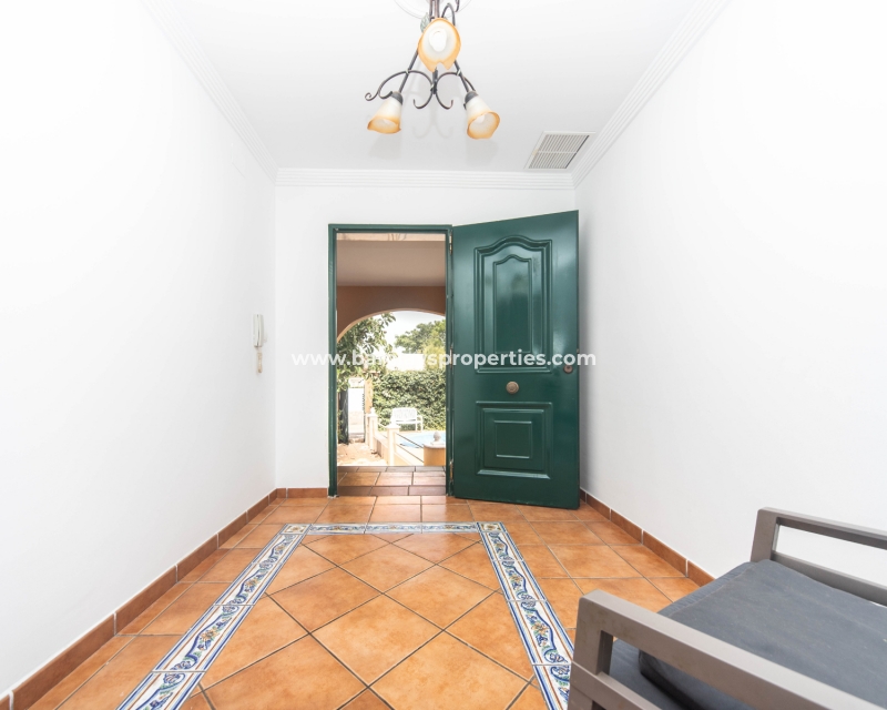 Venta - Chalet Independiente - Urb. La Marina