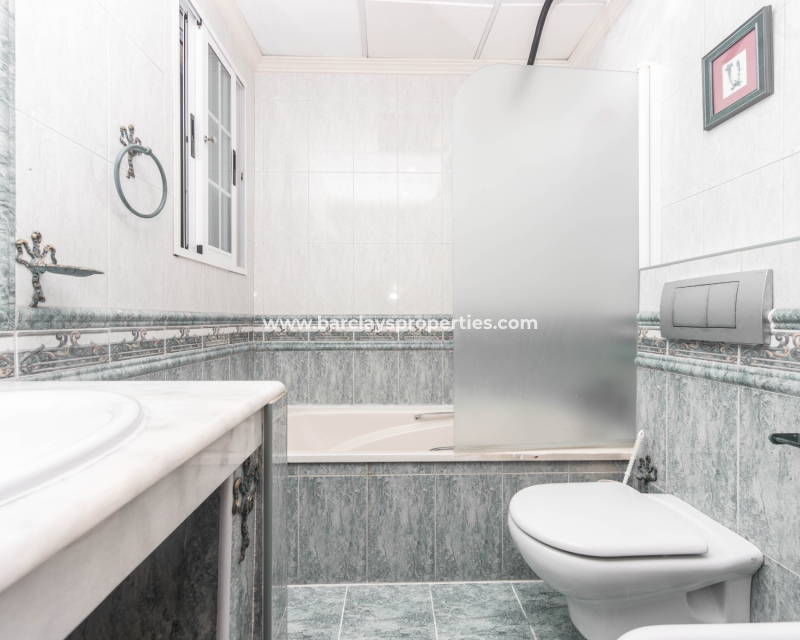 Venta - Chalet Independiente - Urb. La Marina