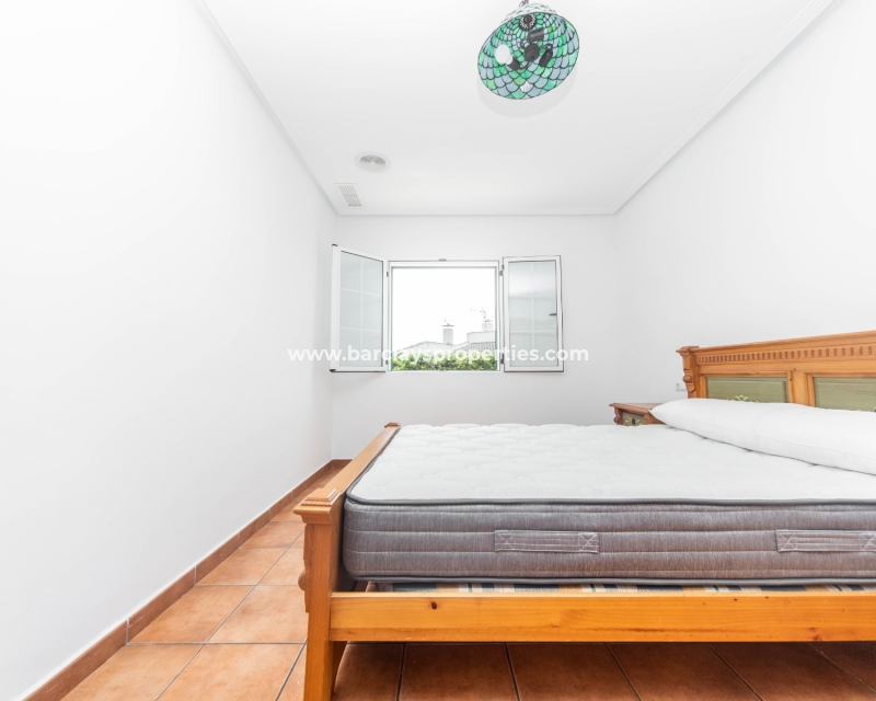 Venta - Chalet Independiente - Urb. La Marina