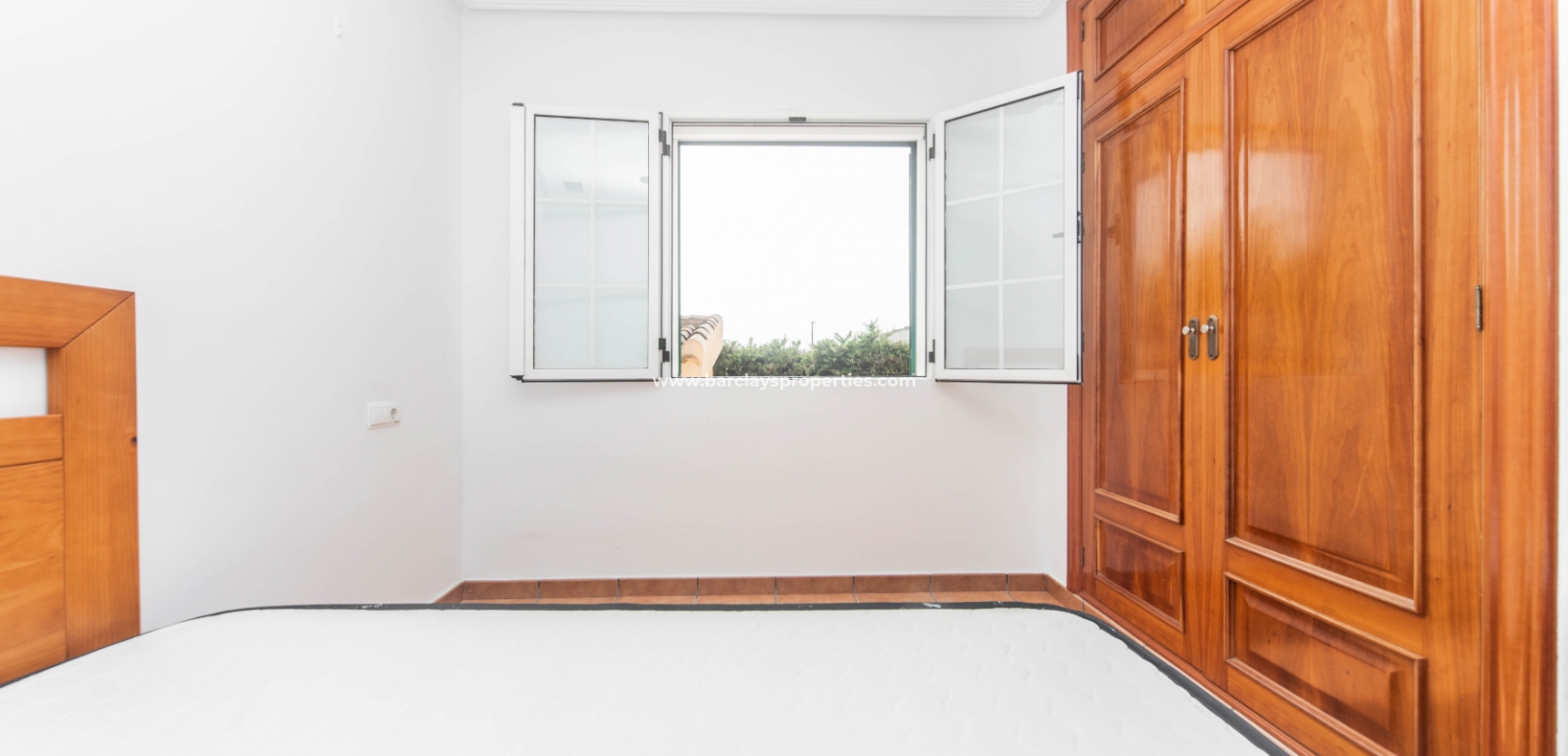 Venta - Chalet Independiente - Urb. La Marina