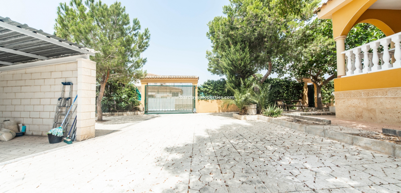 Venta - Chalet Independiente - Urb. La Marina