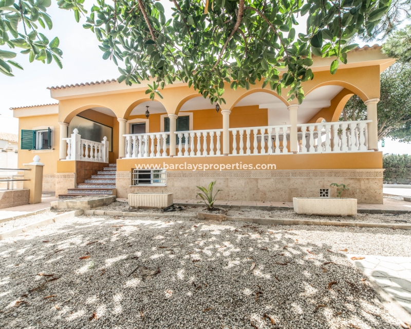 Venta - Chalet Independiente - Urb. La Marina