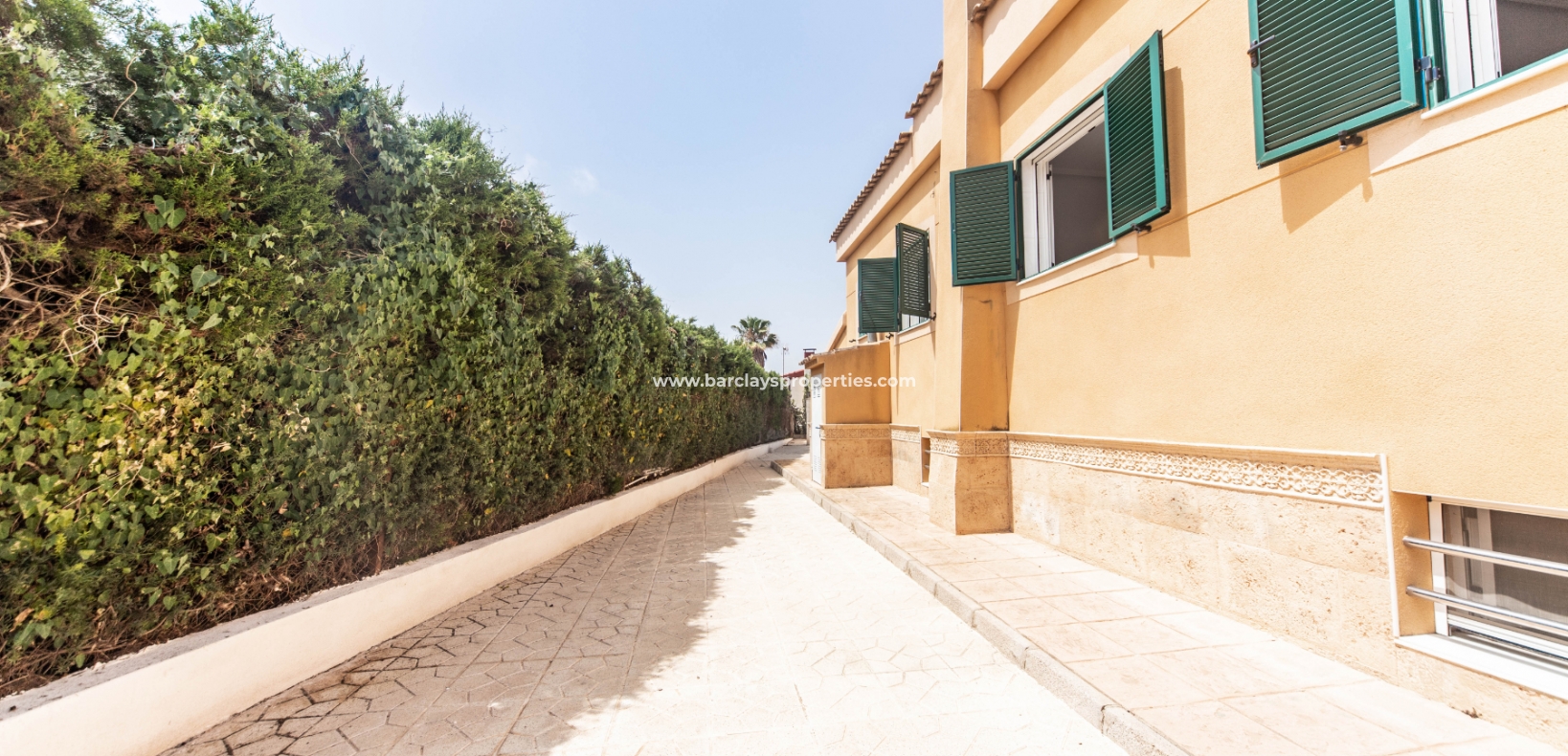 Venta - Chalet Independiente - Urb. La Marina