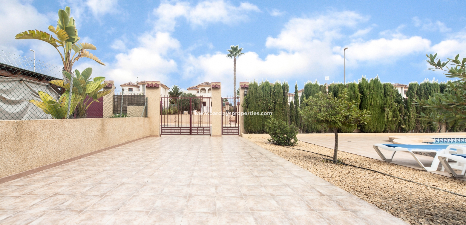 Venta - Chalet Independiente - Urb. La Marina