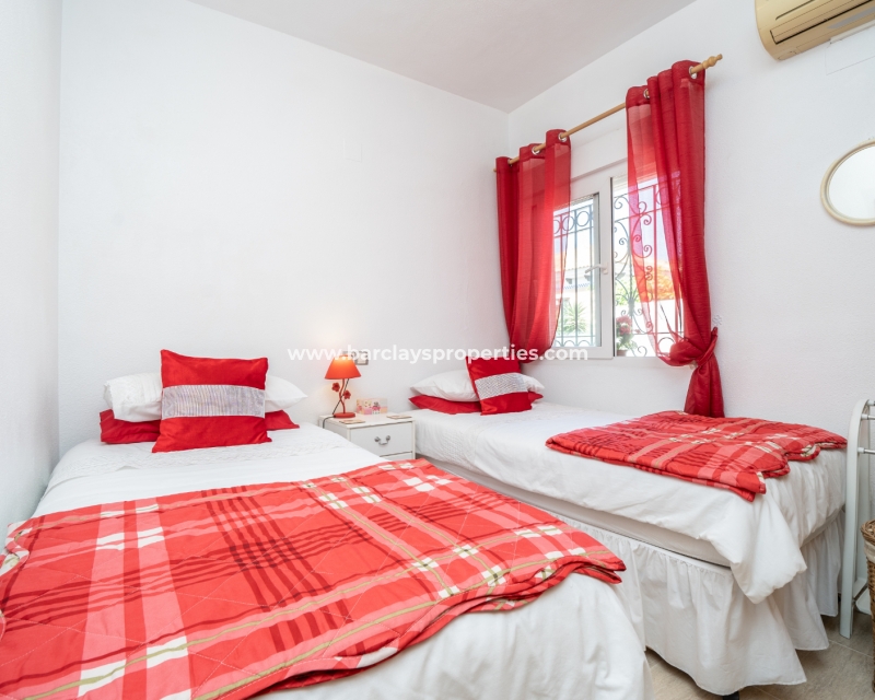 Venta - Chalet Independiente - Urb. La Marina