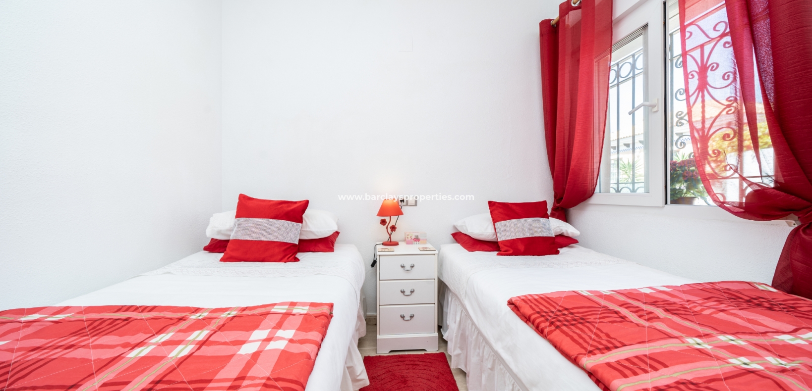 Venta - Chalet Independiente - Urb. La Marina