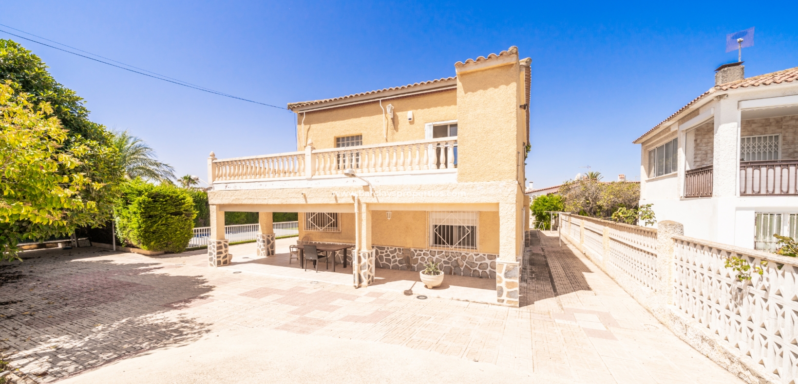 Venta - Chalet Independiente - Urb. La Marina