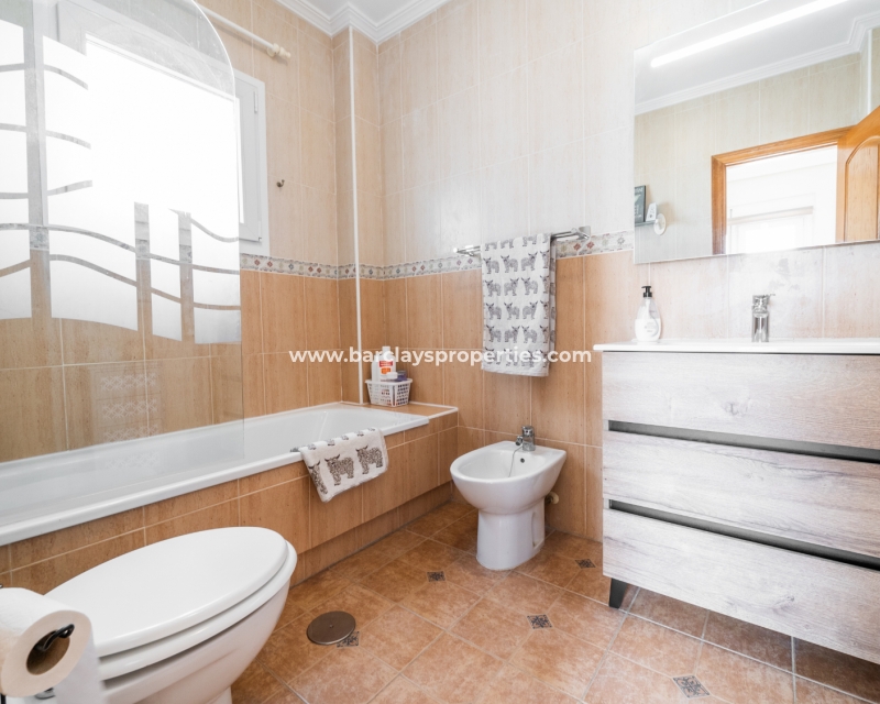 Venta - Chalet Independiente - Urb. La Marina