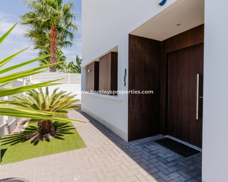 Venta - Chalet Independiente - Urb. La Marina