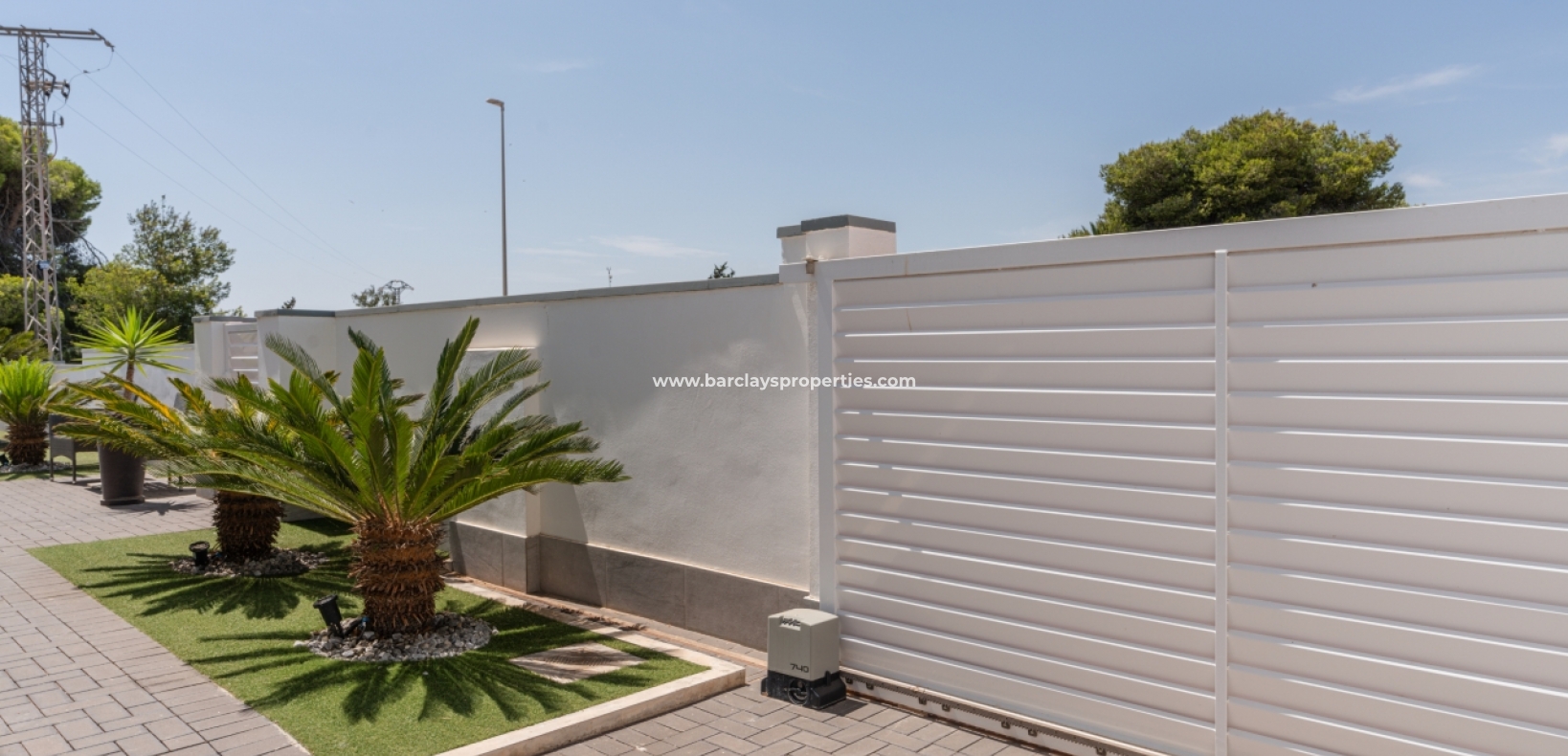 Venta - Chalet Independiente - Urb. La Marina