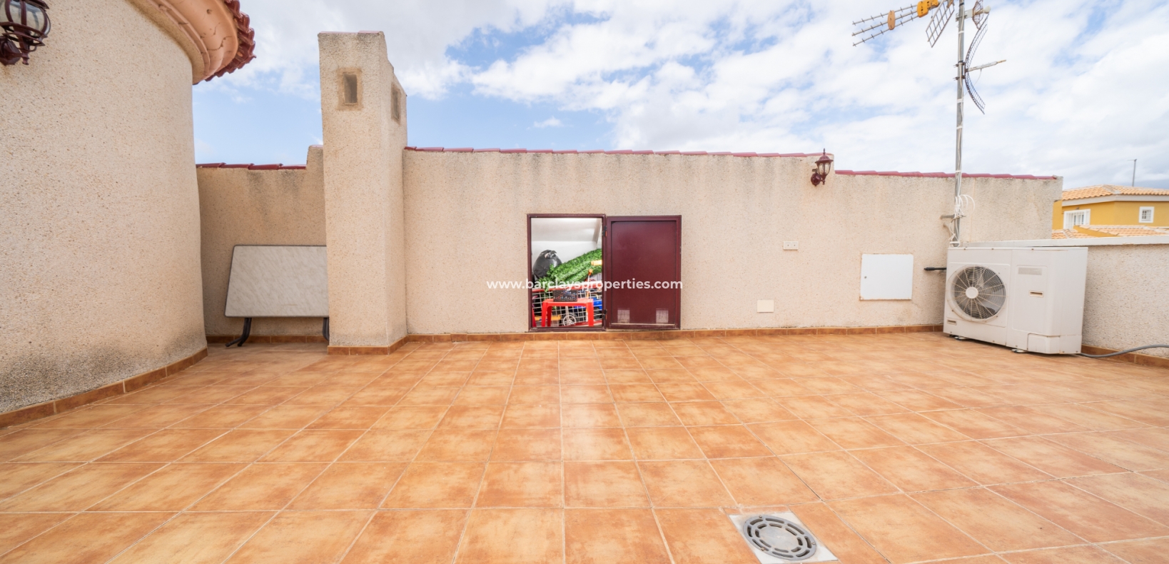 Venta - Chalet Independiente - Urb. La Marina