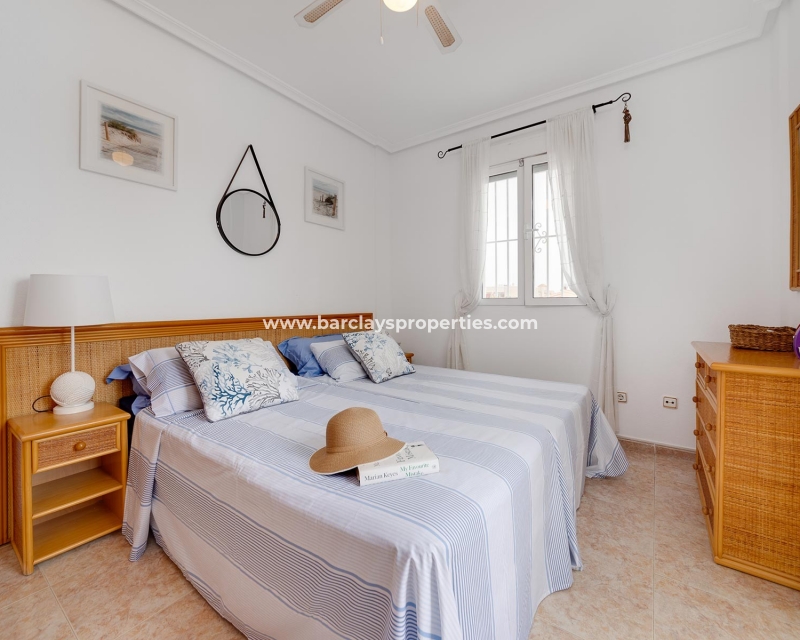 Venta - Chalet Independiente - Urb. La Marina