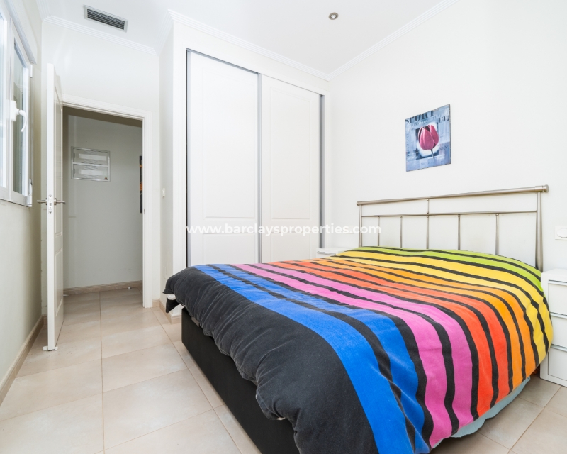 Venta - Chalet Independiente - Urb. La Marina