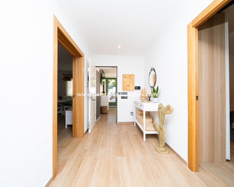 Venta - Chalet Independiente - Urb. La Marina