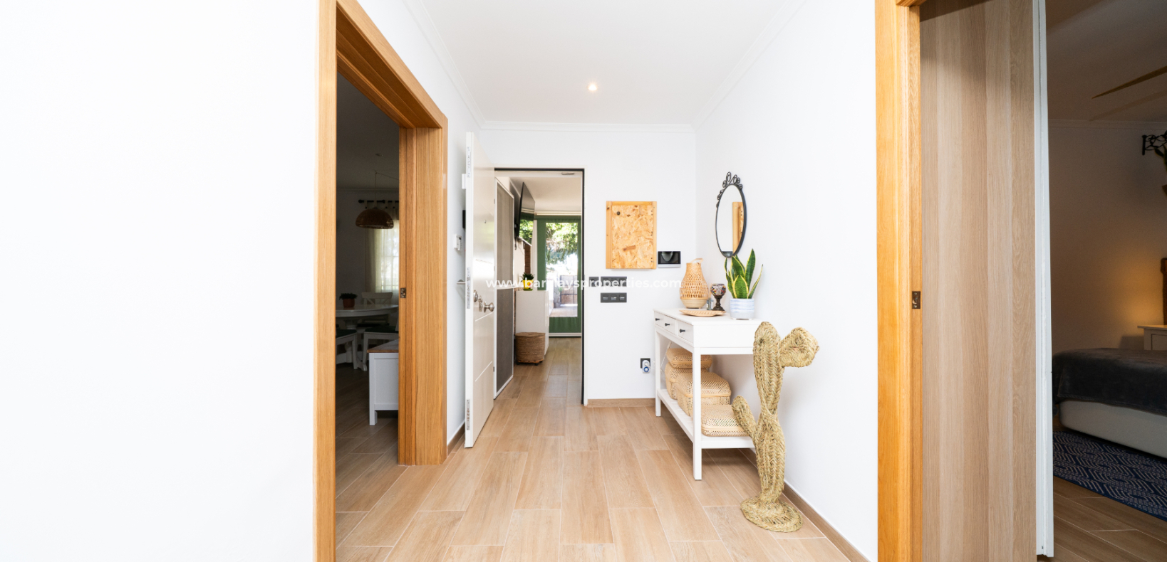 Venta - Chalet Independiente - Urb. La Marina