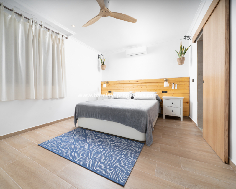 Venta - Chalet Independiente - Urb. La Marina