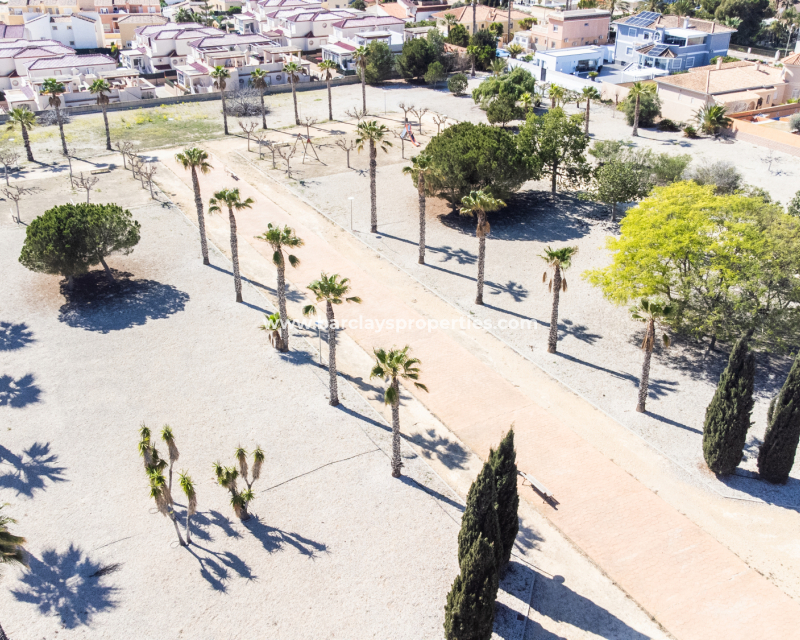 Venta - Chalet Independiente - Urb. La Marina