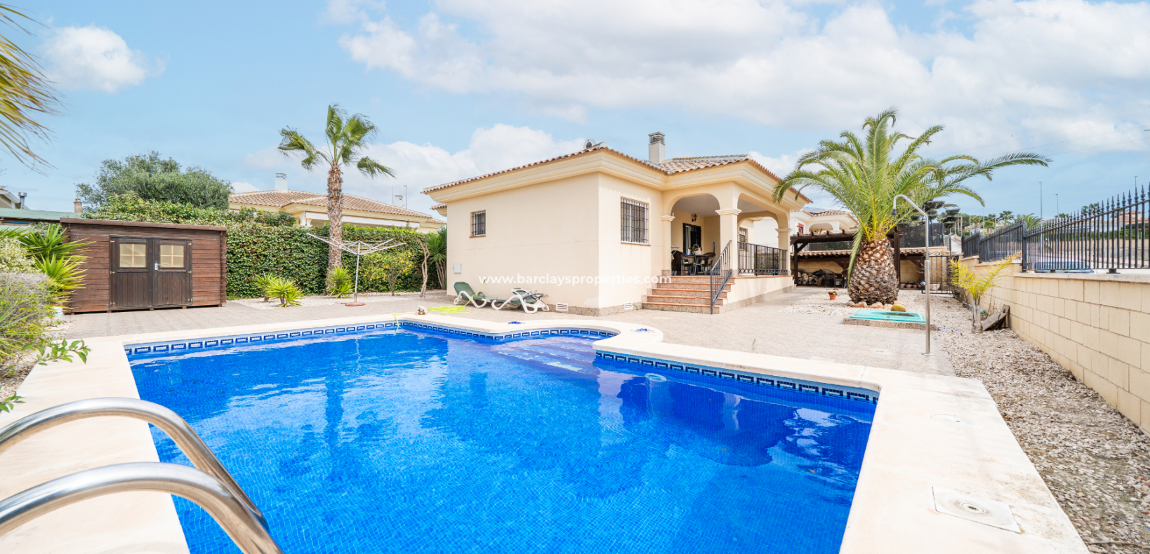 Venta - Chalet Independiente - Urb. La Marina