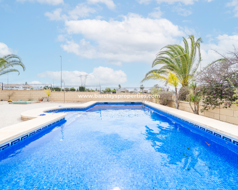 Venta - Chalet Independiente - Urb. La Marina