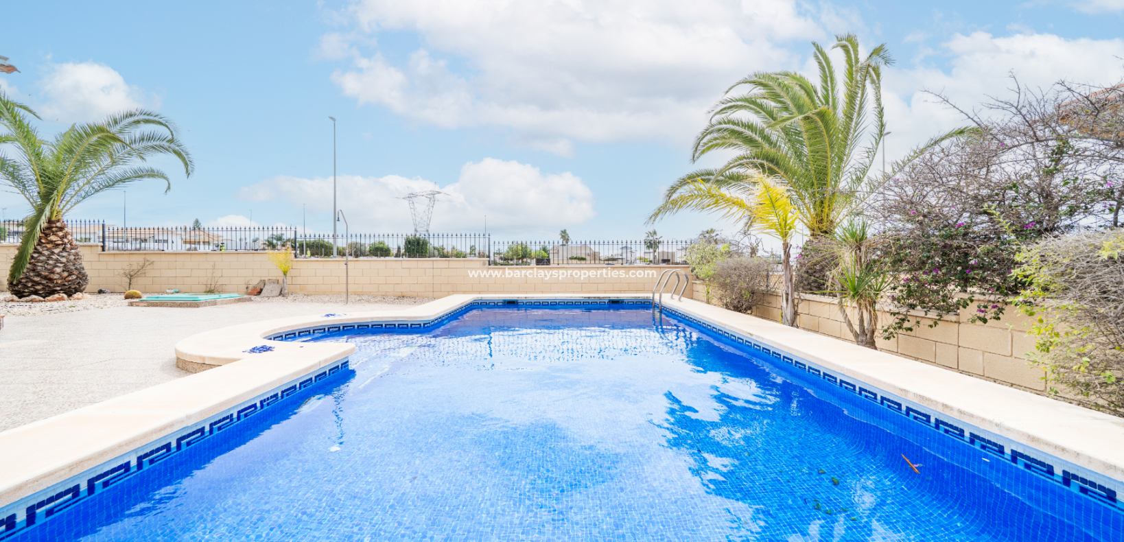 Venta - Chalet Independiente - Urb. La Marina