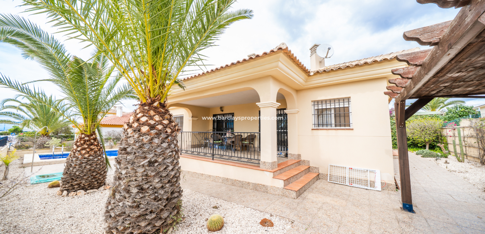 Venta - Chalet Independiente - Urb. La Marina