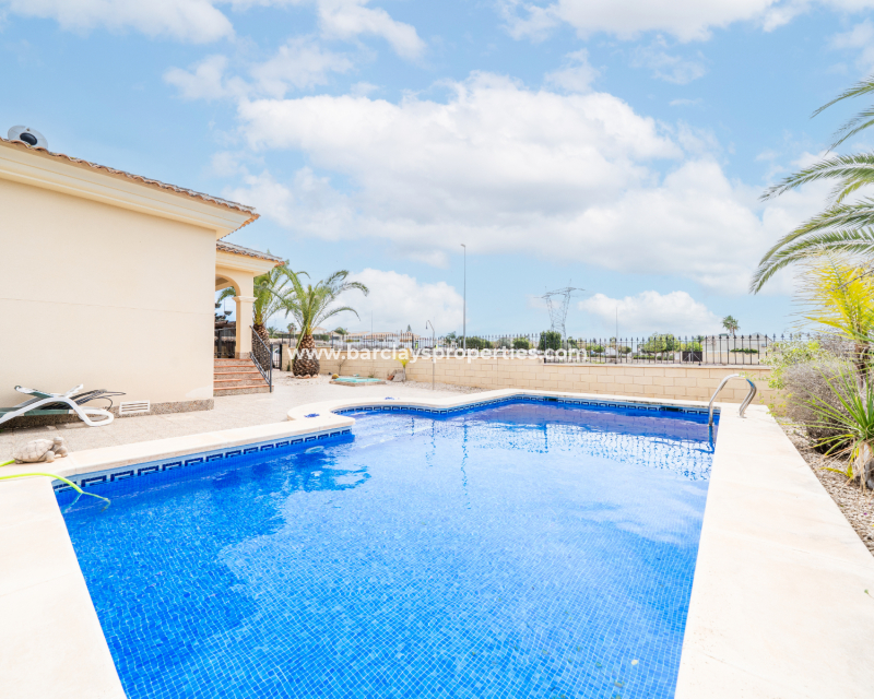 Venta - Chalet Independiente - Urb. La Marina