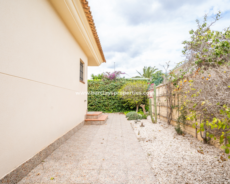 Venta - Chalet Independiente - Urb. La Marina