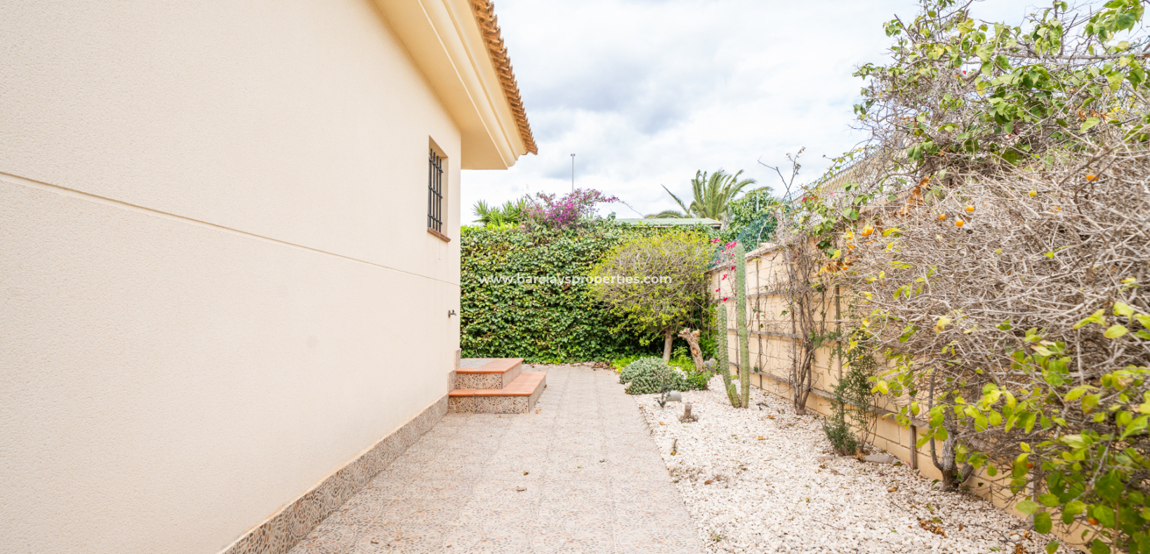 Venta - Chalet Independiente - Urb. La Marina