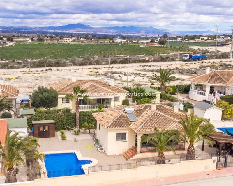 Venta - Chalet Independiente - Urb. La Marina