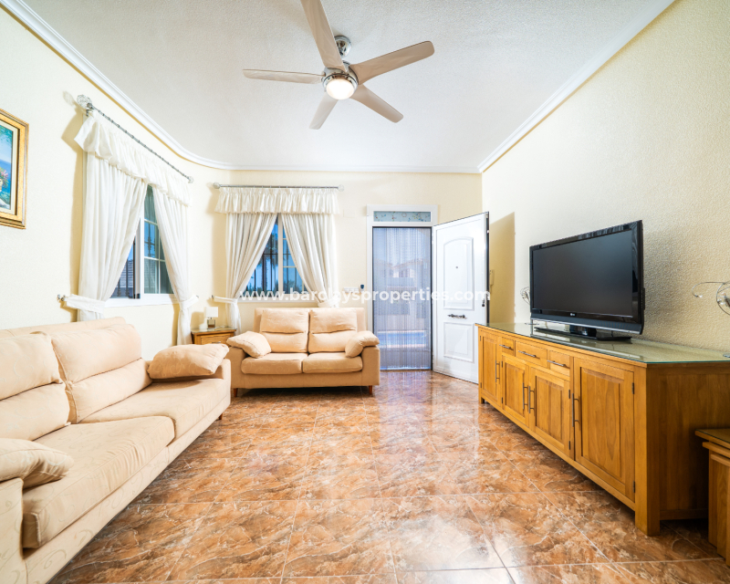 Venta - Chalet Independiente - Urb. La Marina