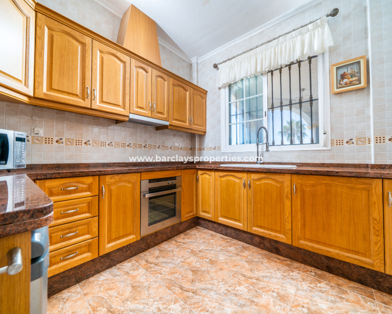 Venta - Chalet Independiente - Urb. La Marina